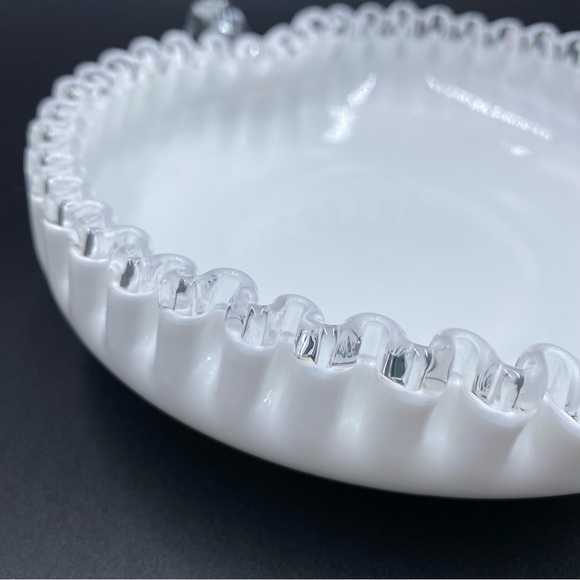 Vintage Fenton White Silver Crest Heart Shaped Nappy Candy Relish Serving Dish - Picture 5 of 11